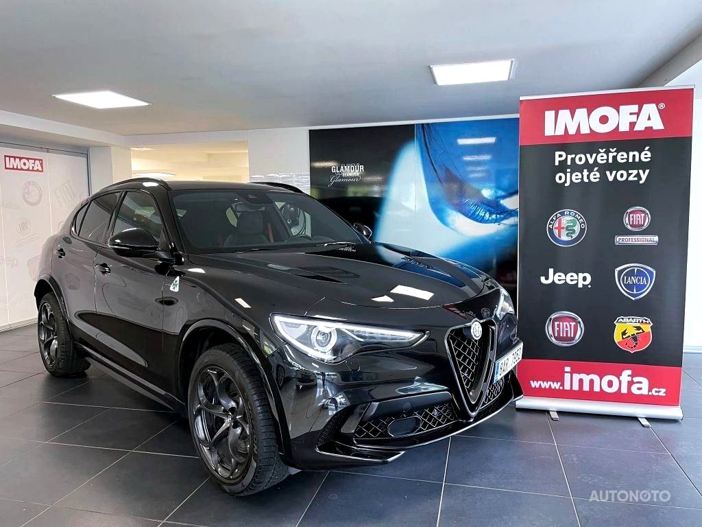 Alfa Romeo Stelvio, 2021 - celkový pohled