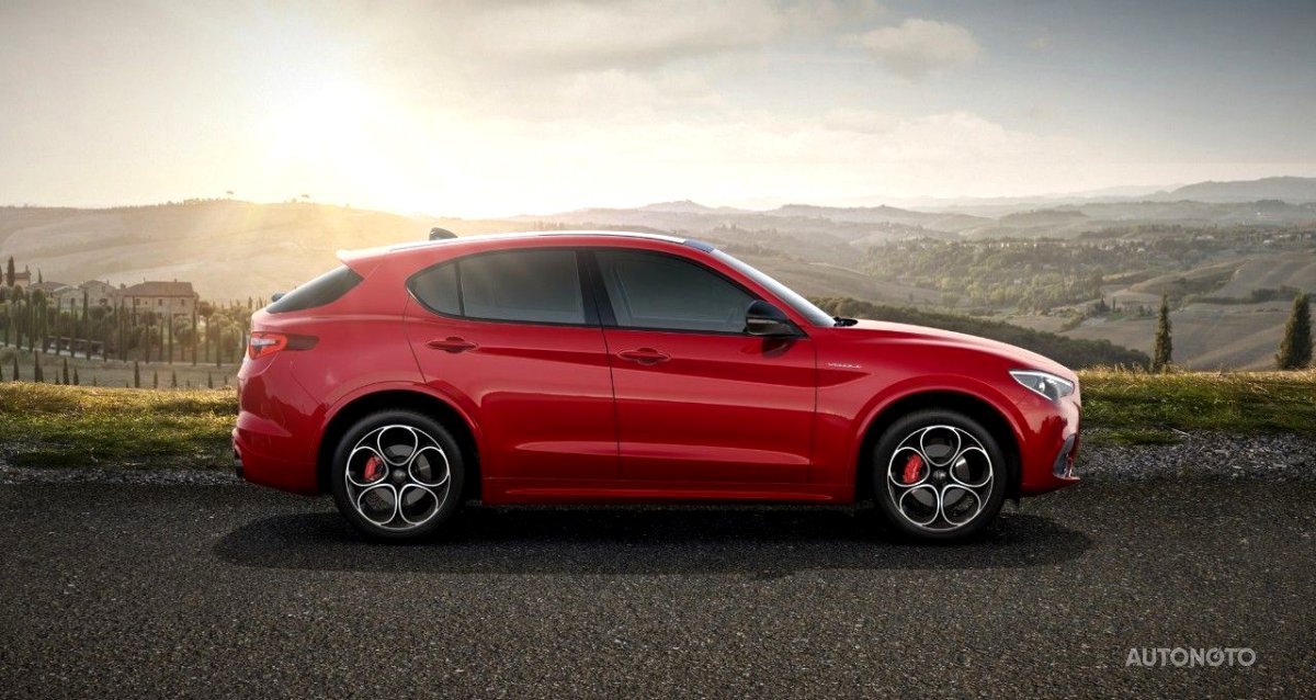 Alfa Romeo Stelvio, 2022 - pohled č. 2