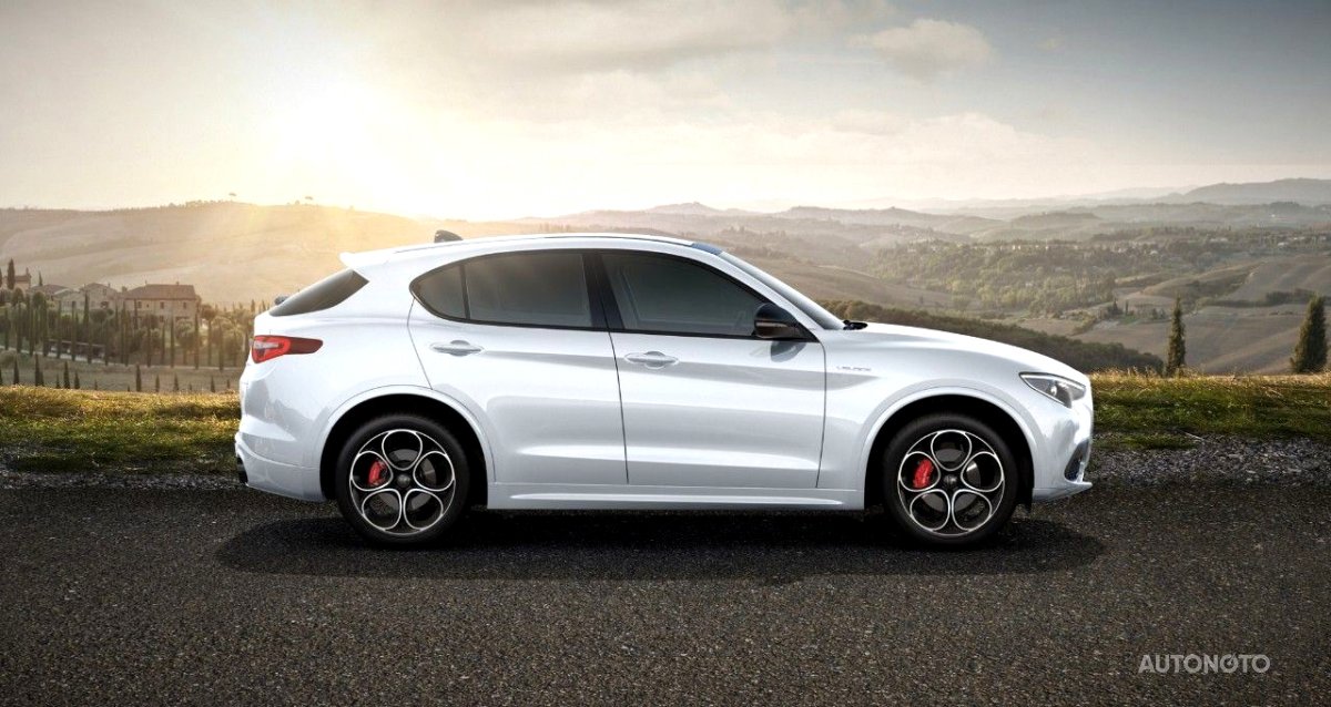 Alfa Romeo Stelvio, 2022 - pohled č. 2