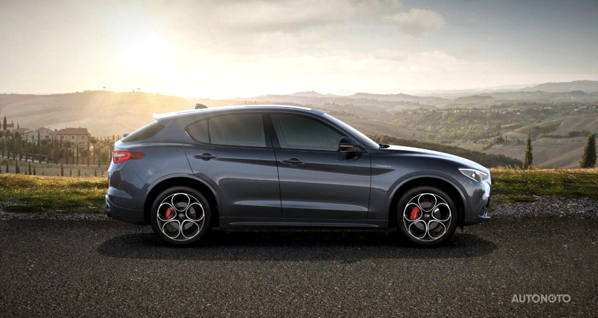 Alfa Romeo Stelvio, 2022 - pohled č. 2