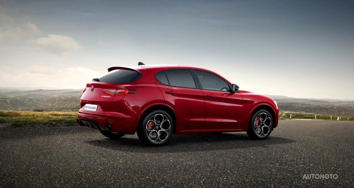 Alfa Romeo Stelvio, 2022 - pohled č. 3