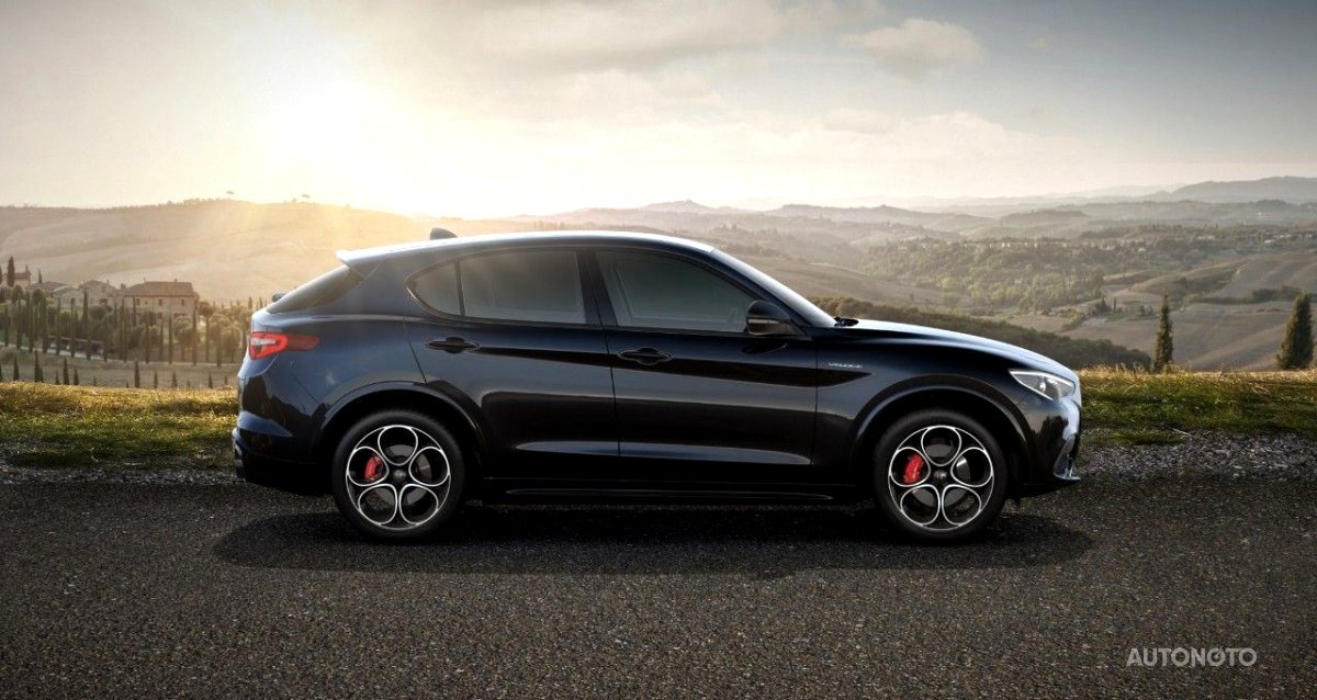 Alfa Romeo Stelvio, 2022 - pohled č. 2