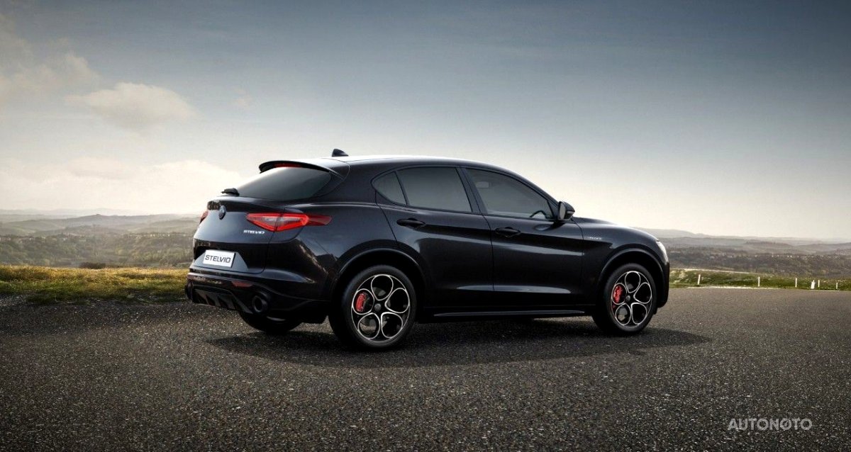Alfa Romeo Stelvio, 2022 - pohled č. 3