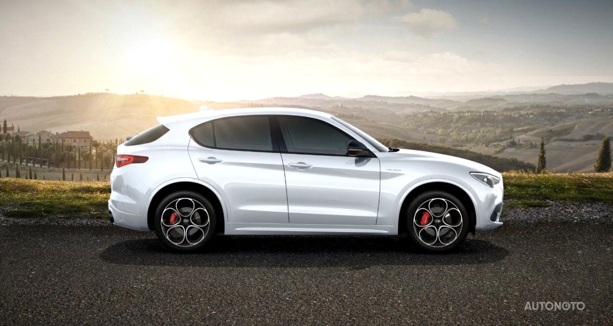 Alfa Romeo Stelvio, 2022 - pohled č. 2
