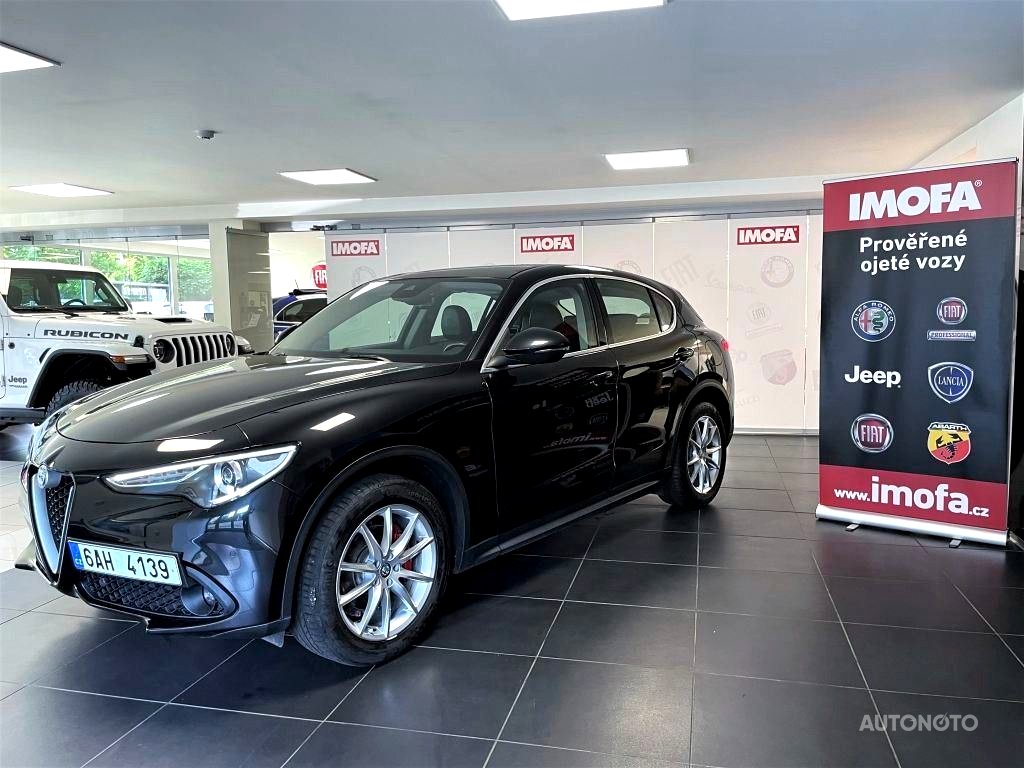 Alfa Romeo Stelvio, 2017 - pohled č. 3