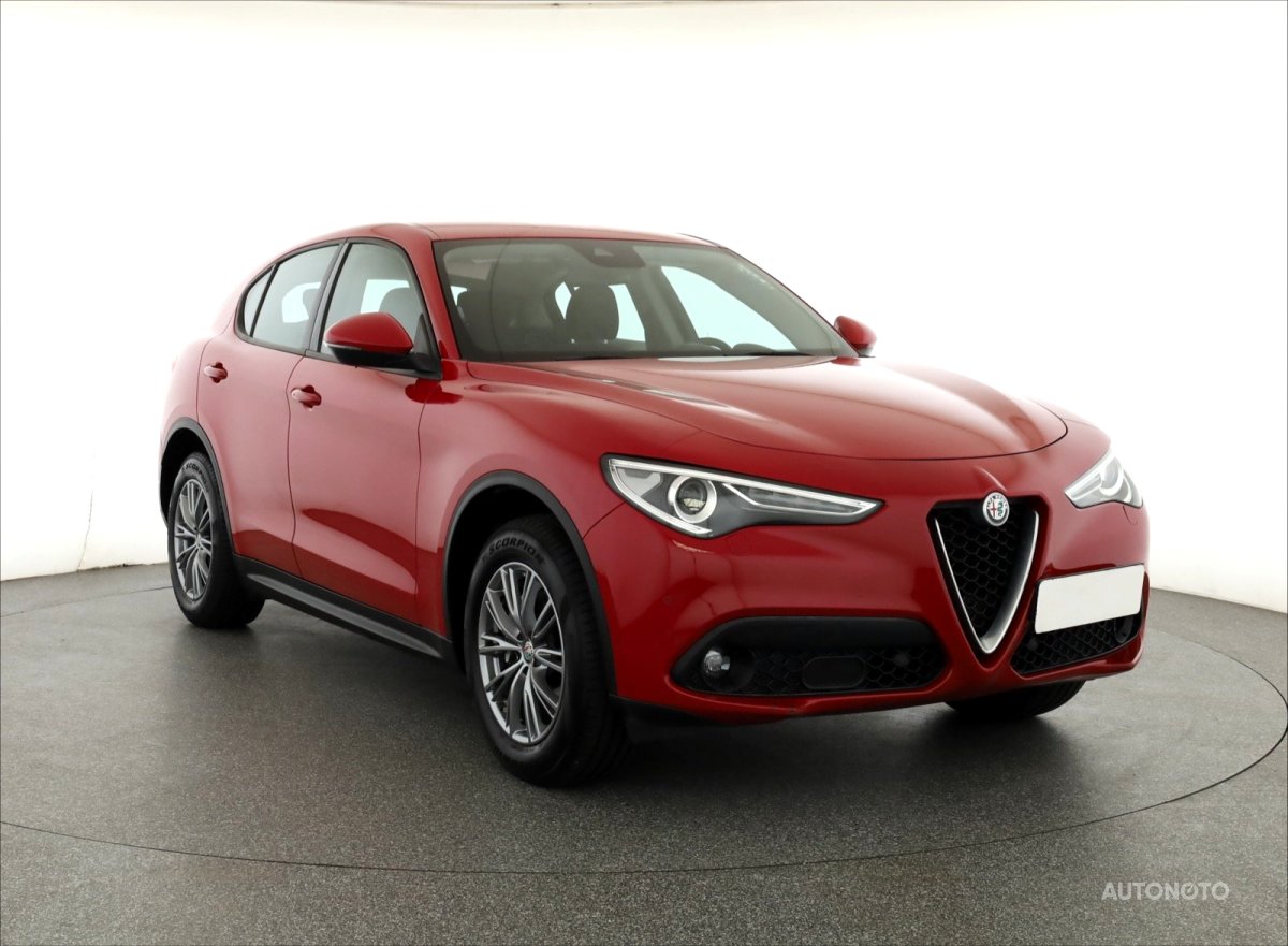Alfa Romeo Stelvio, 2019 - celkový pohled