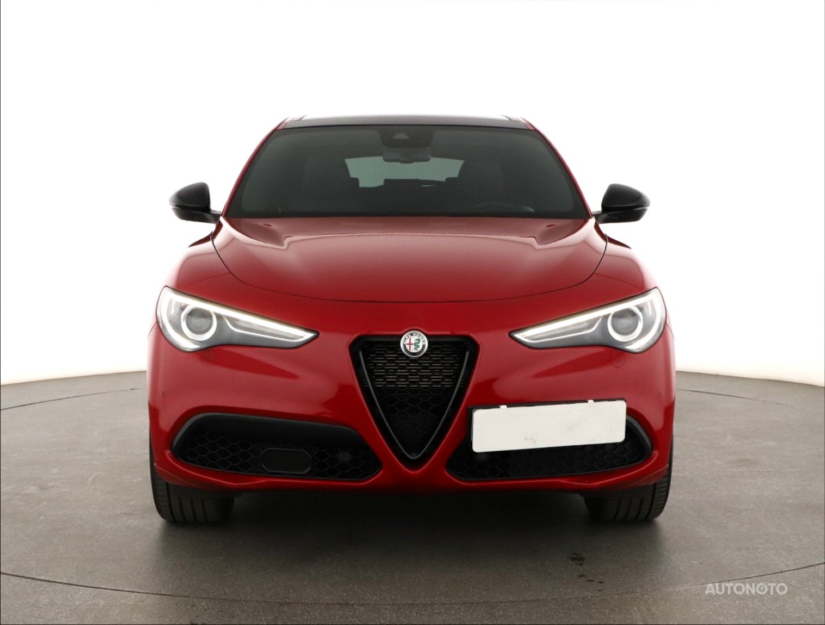 Alfa Romeo Stelvio, 2023 - pohled č. 2
