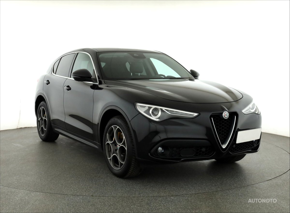 Alfa Romeo Stelvio, 2019 - celkový pohled