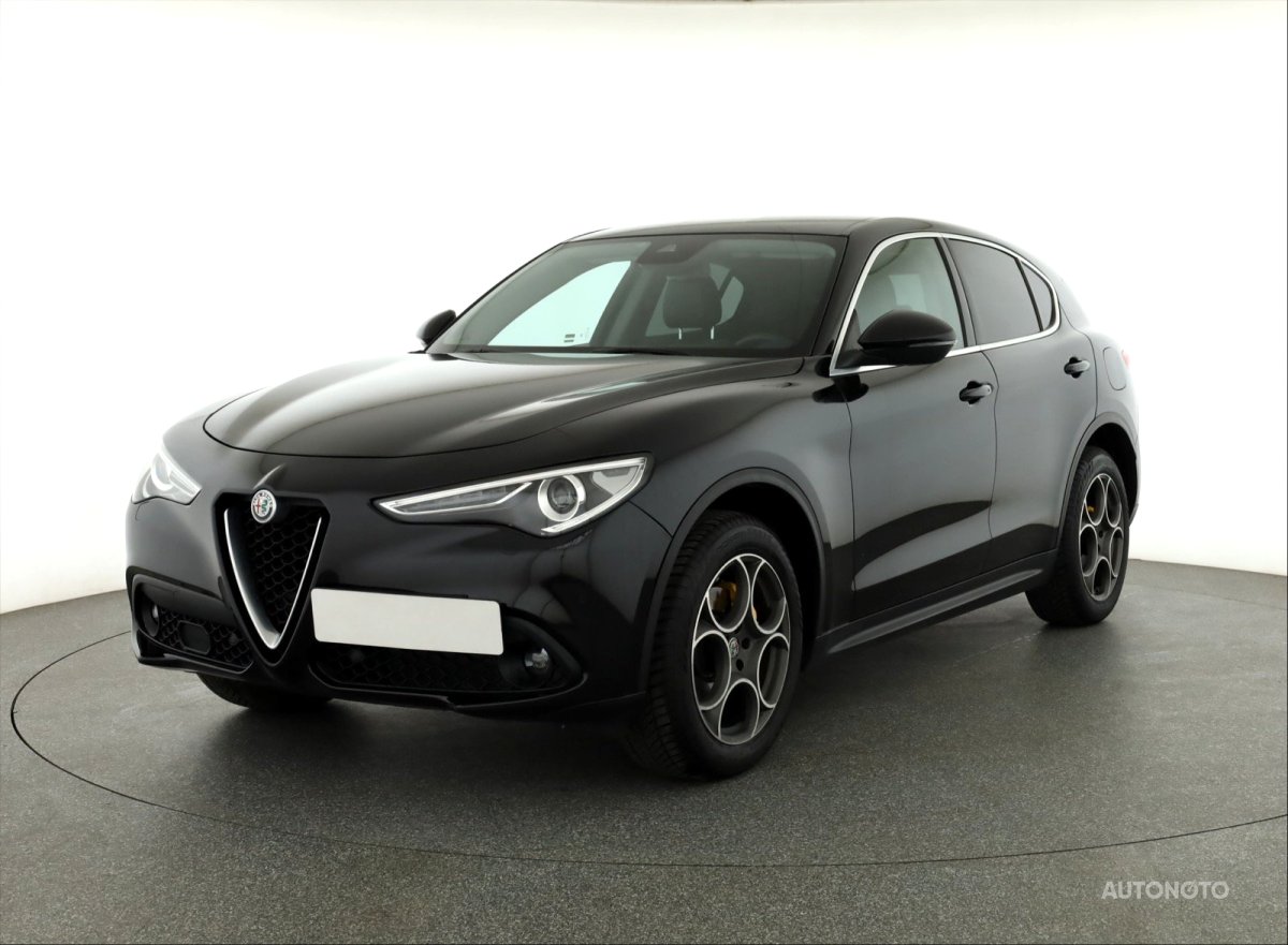 Alfa Romeo Stelvio, 2019 - pohled č. 3