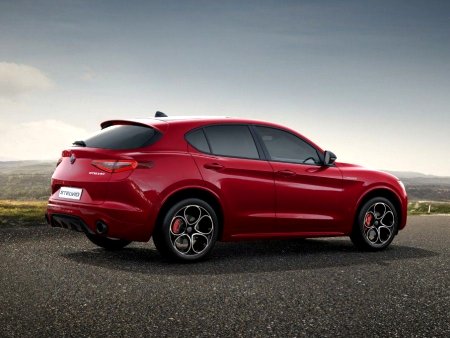 Alfa Romeo Stelvio, 2022 - pohled č. 3