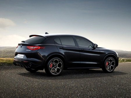 Alfa Romeo Stelvio, 2022 - pohled č. 3