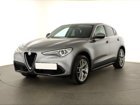 Alfa Romeo Stelvio, 2017 - pohled č. 3