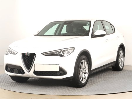 Alfa Romeo Stelvio, 2018 - pohled č. 3