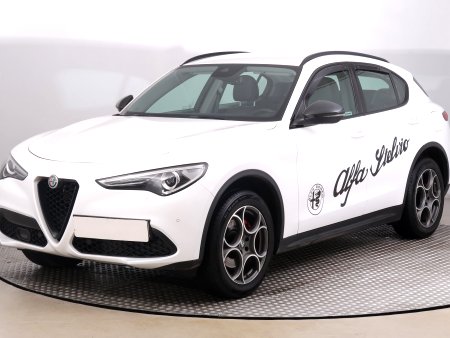 Alfa Romeo Stelvio, 2019 - pohled č. 3