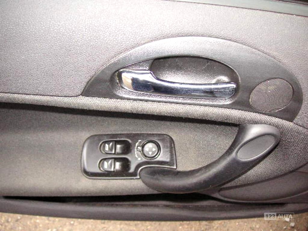 Alfa Romeo 147, 2003 - pohled č. 12