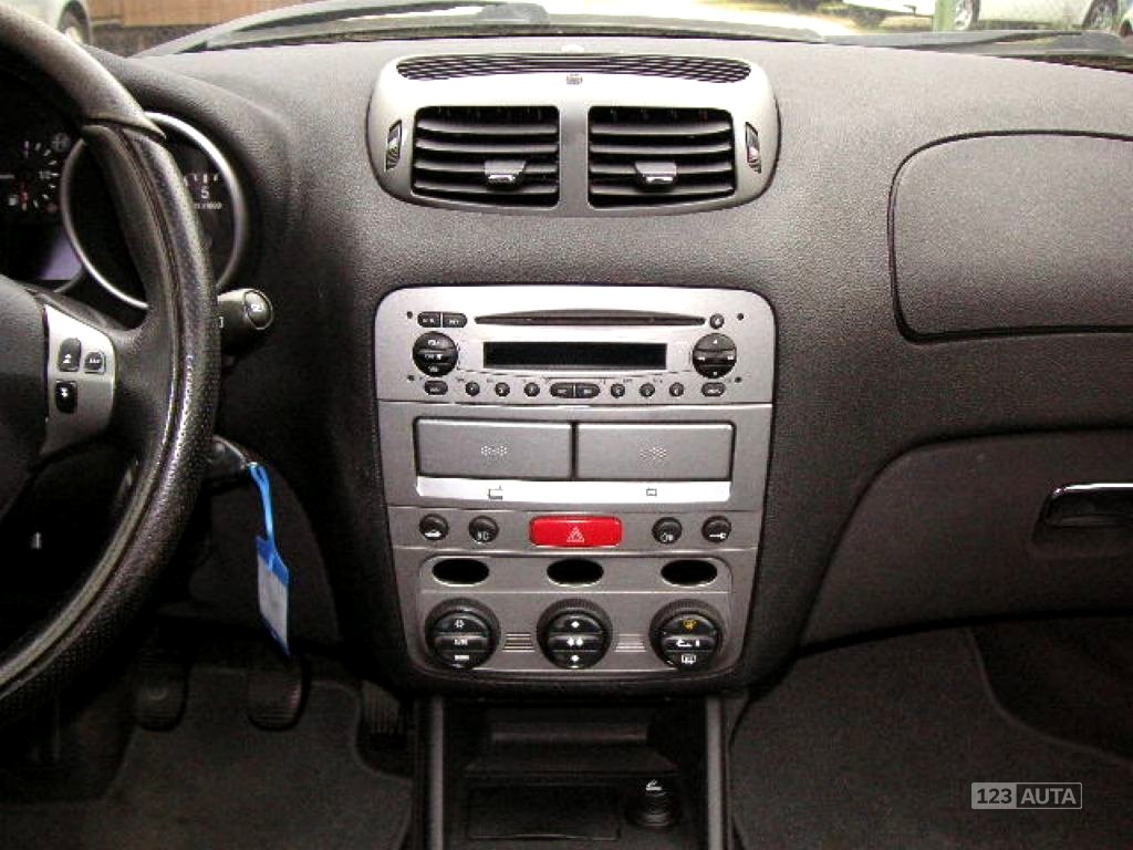 Alfa Romeo 147, 2003 - pohled č. 8