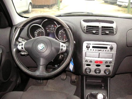 Alfa Romeo 147, 2003 - pohled č. 7