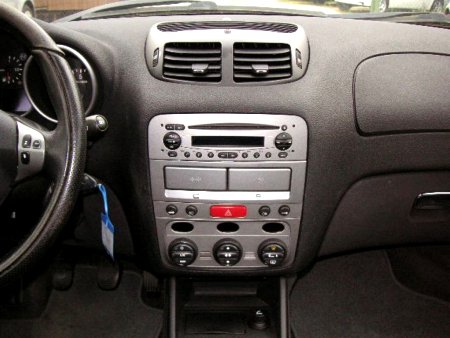 Alfa Romeo 147, 2003 - pohled č. 8