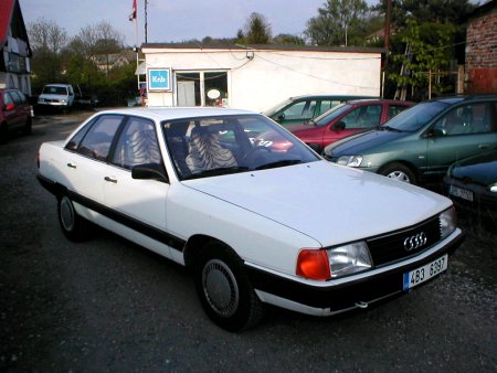 Audi 100, 1985 - pohled č. 2