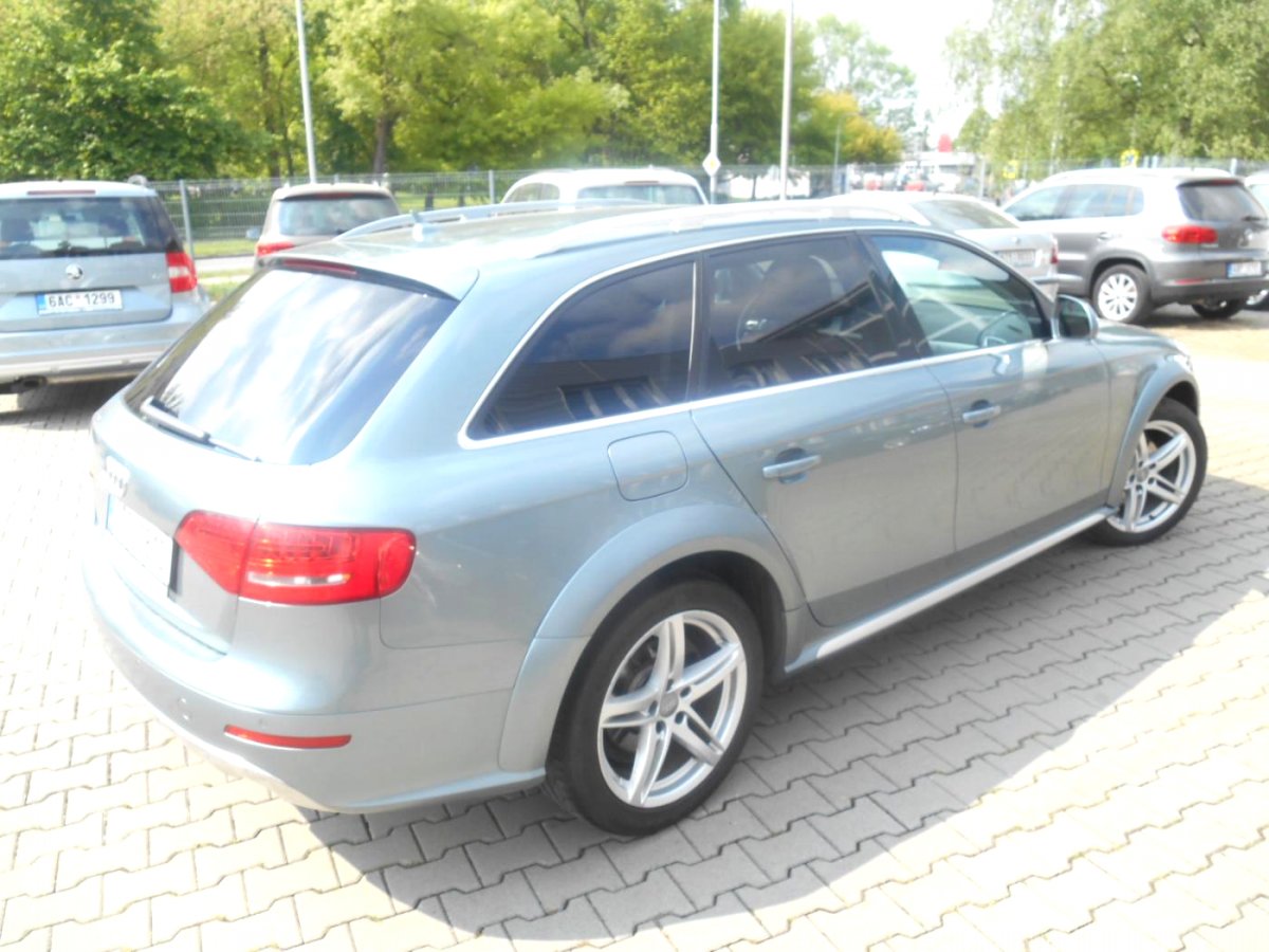 Audi A4 Allroad, 2010 - pohled č. 3
