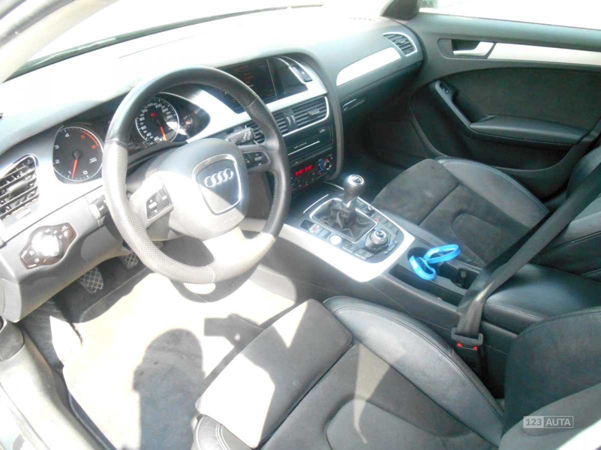 Audi A4 Allroad, 2010 - pohled č. 7