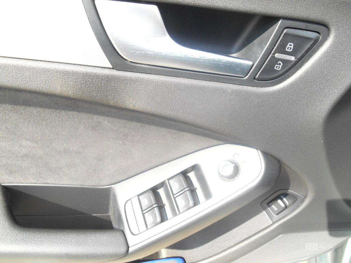 Audi A4 Allroad, 2010 - pohled č. 8