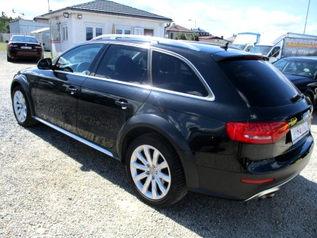 Audi A4 Allroad, 2010 - pohled č. 3