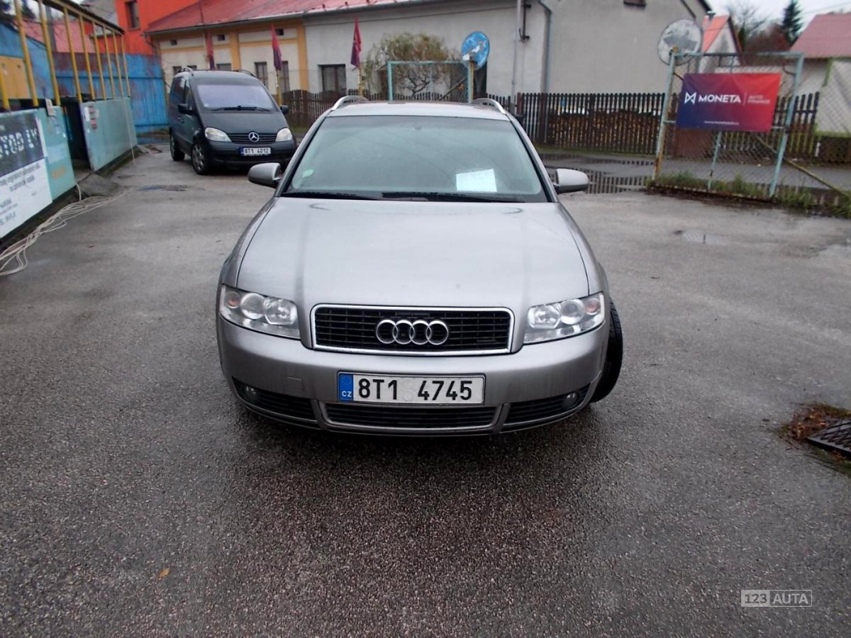 Audi A4 Avant, 2002 - celkový pohled