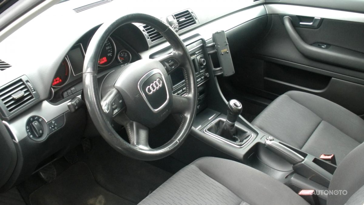Audi A4 Avant, 2008 - pohled č. 3