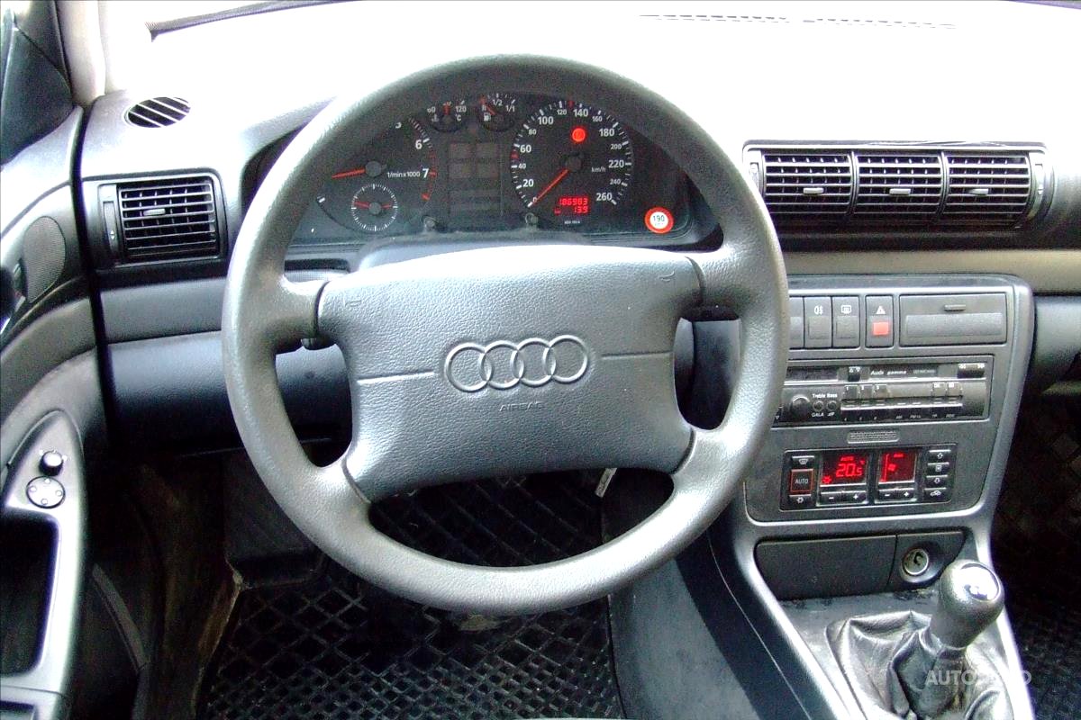 Audi A4, 1996 - pohled č. 6