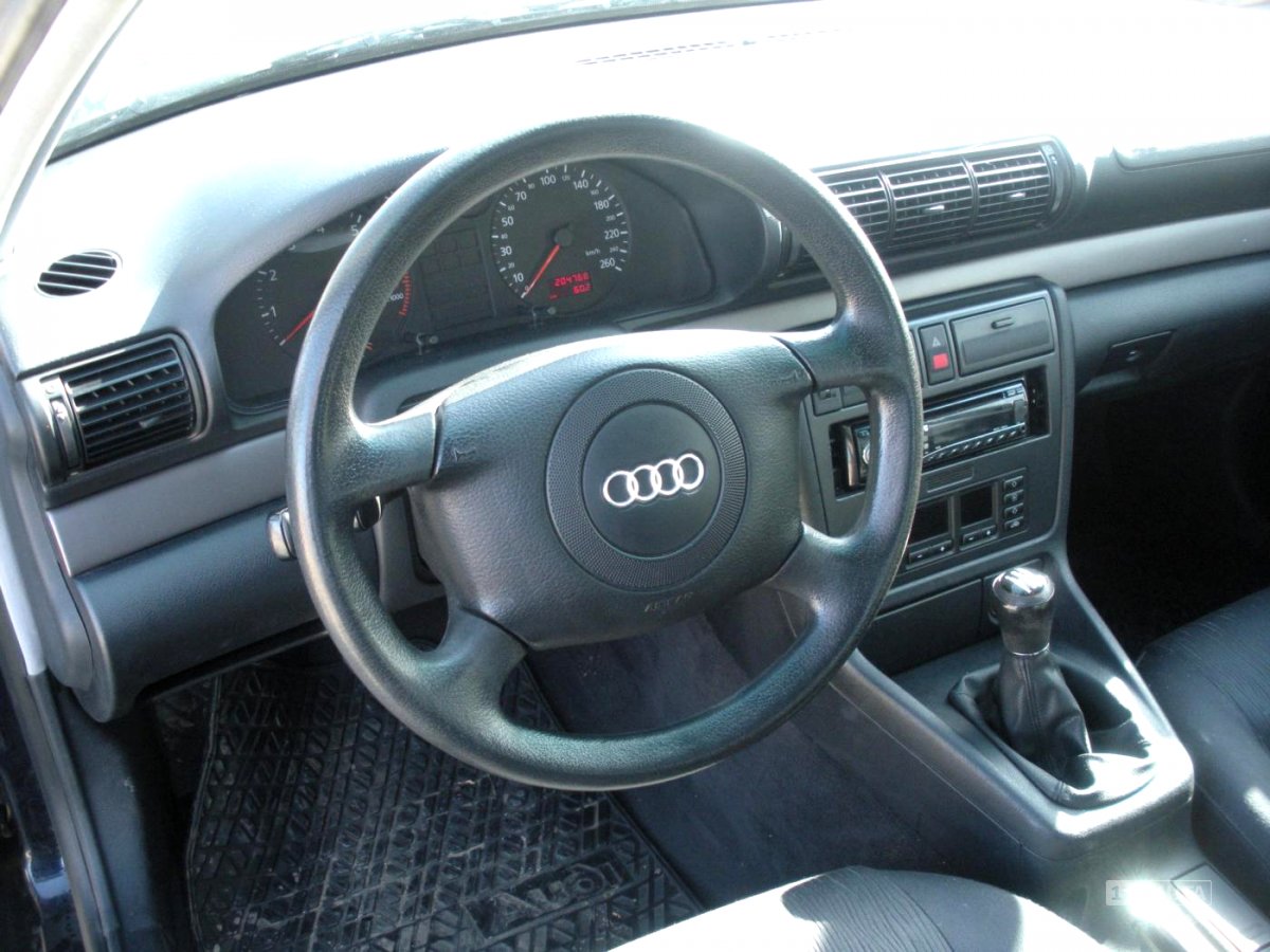 Audi A4, 1998 - pohled č. 13
