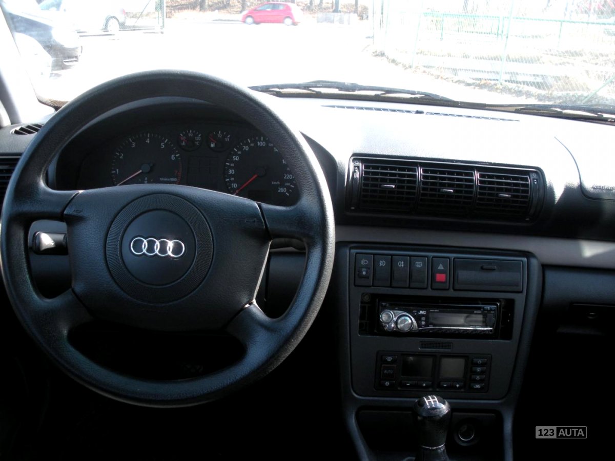 Audi A4, 1998 - pohled č. 16