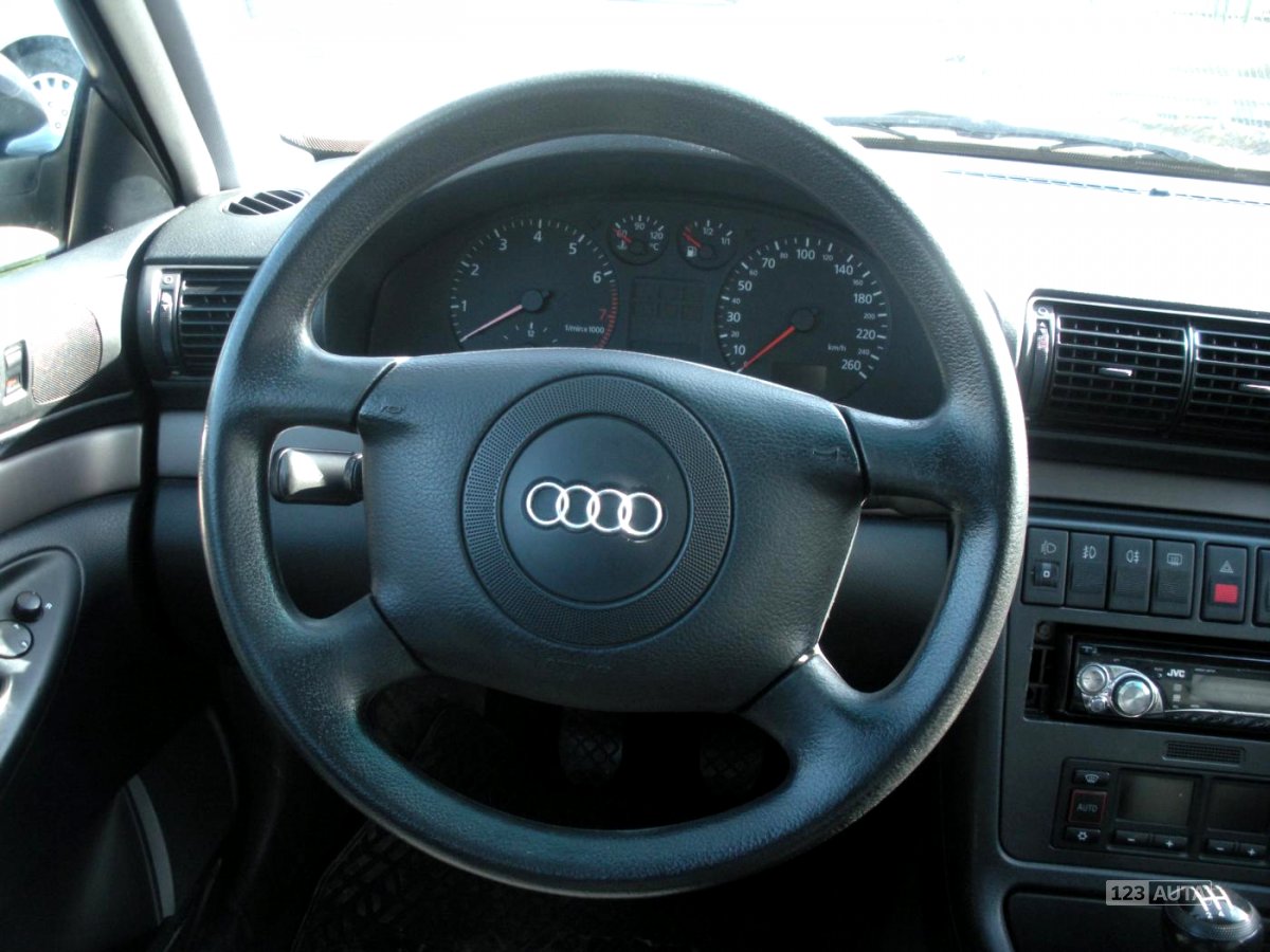 Audi A4, 1998 - pohled č. 17