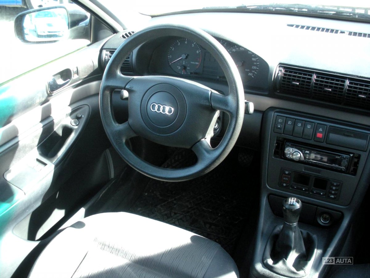 Audi A4, 1998 - pohled č. 18
