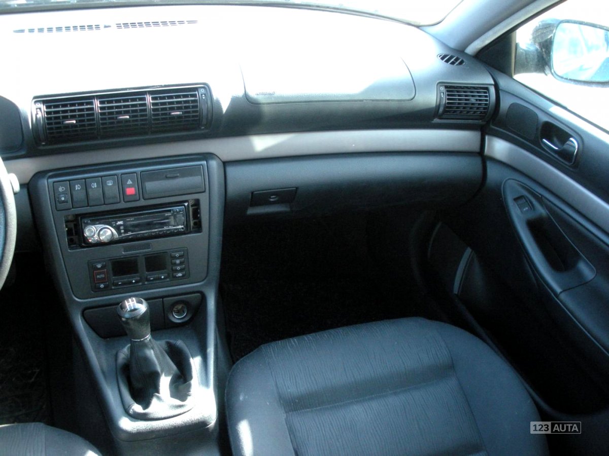 Audi A4, 1998 - pohled č. 19