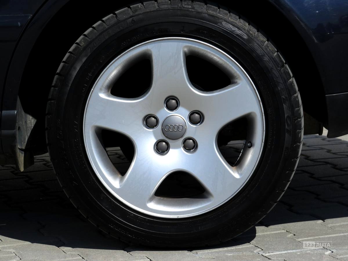 Audi A4, 2000 - pohled č. 11