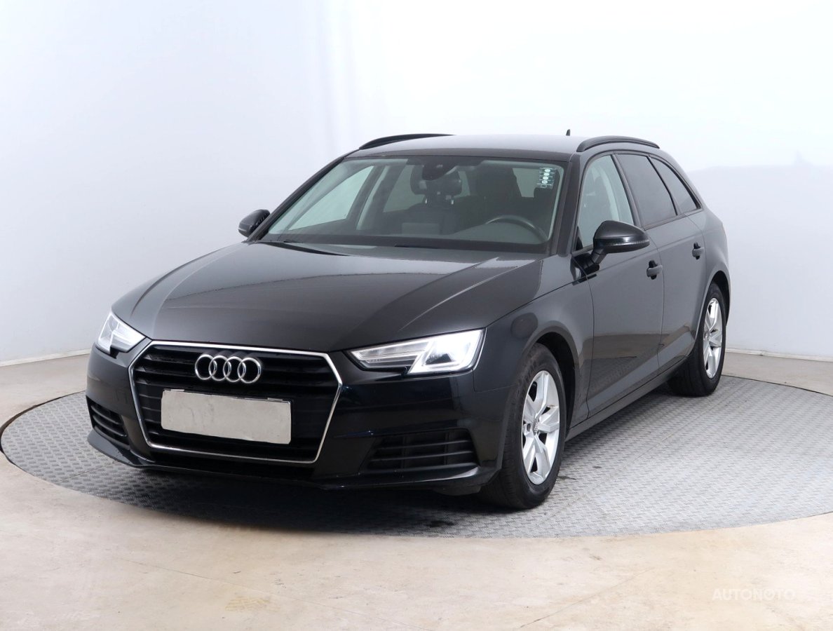 Audi A4, 2018 - pohled č. 3