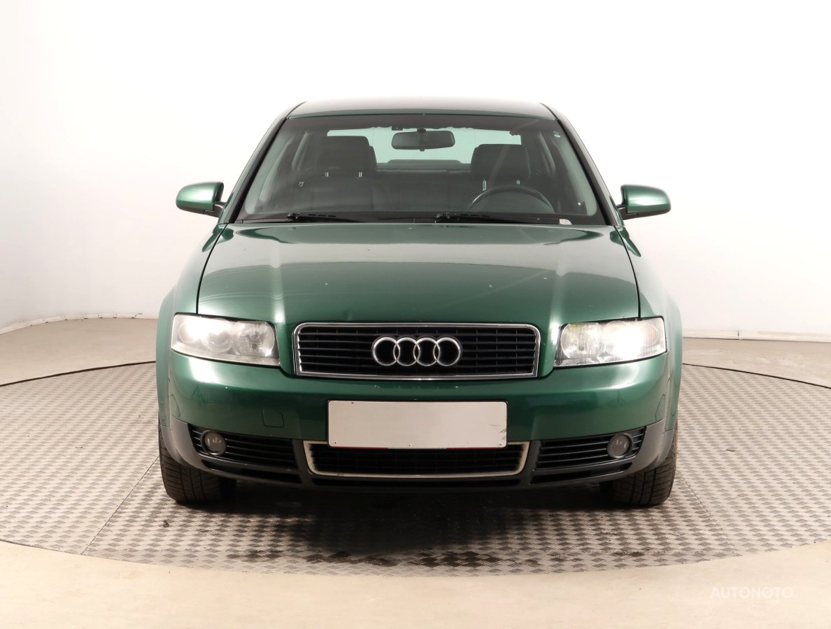 Audi A4, 2002 - pohled č. 2