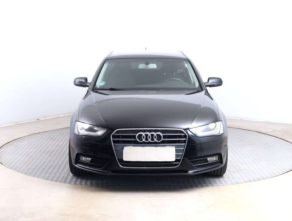 Audi A4, 2013 - pohled č. 2