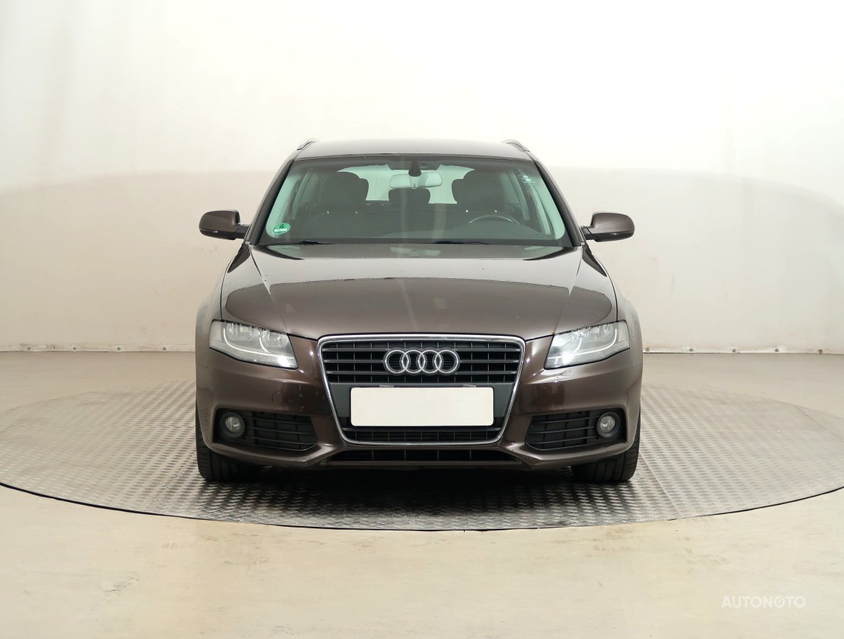 Audi A4, 2011 - pohled č. 2