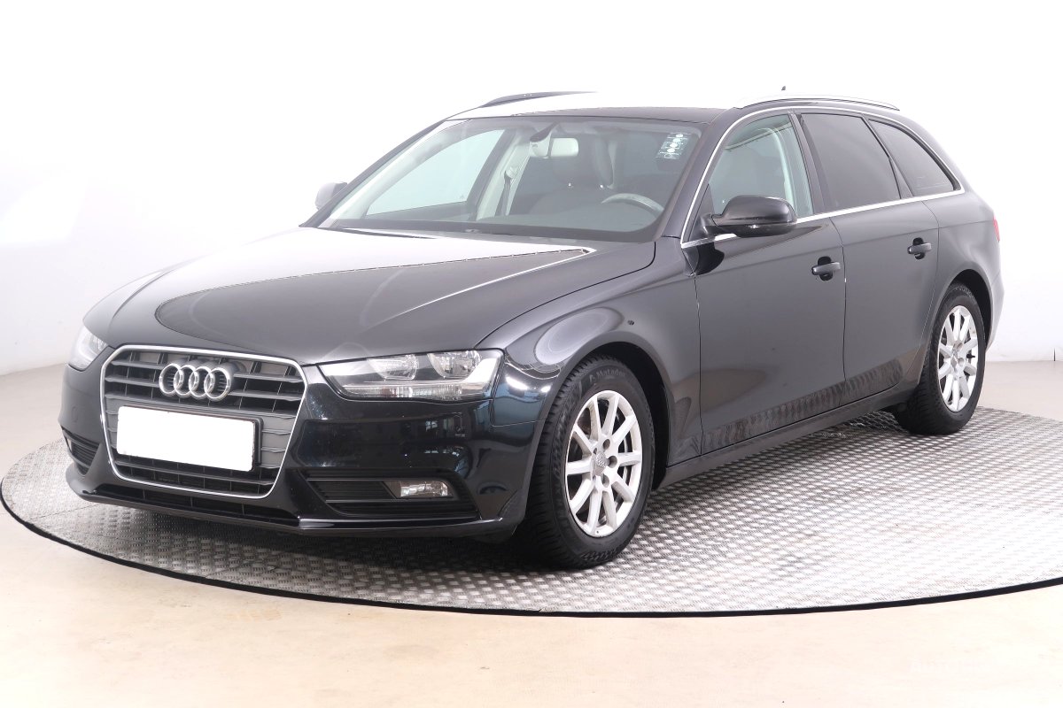 Audi A4, 2013 - pohled č. 3