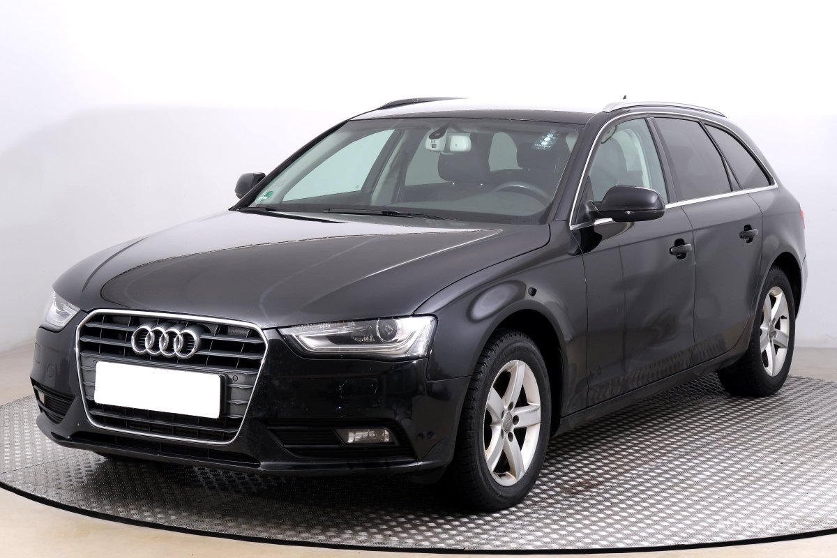 Audi A4, 2012 - pohled č. 3