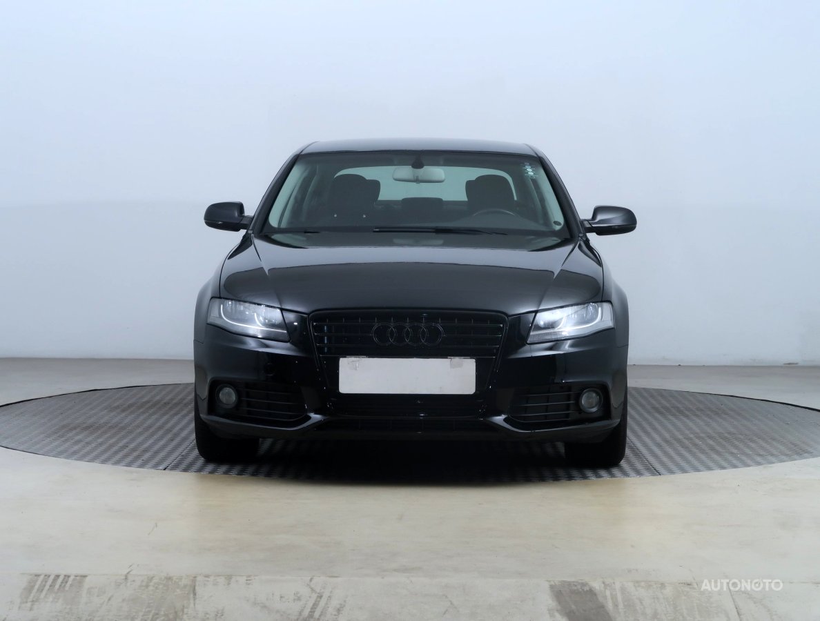 Audi A4, 2011 - pohled č. 2