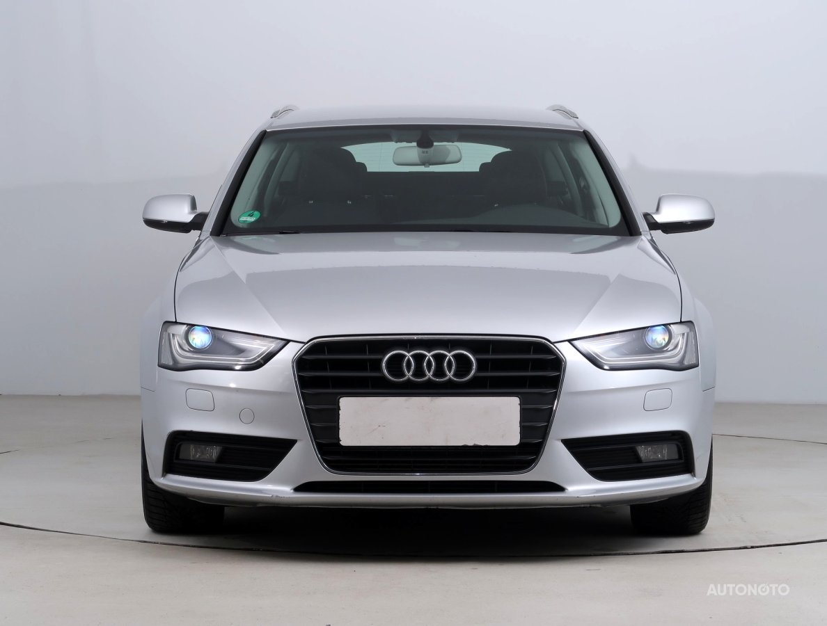 Audi A4, 2012 - pohled č. 2