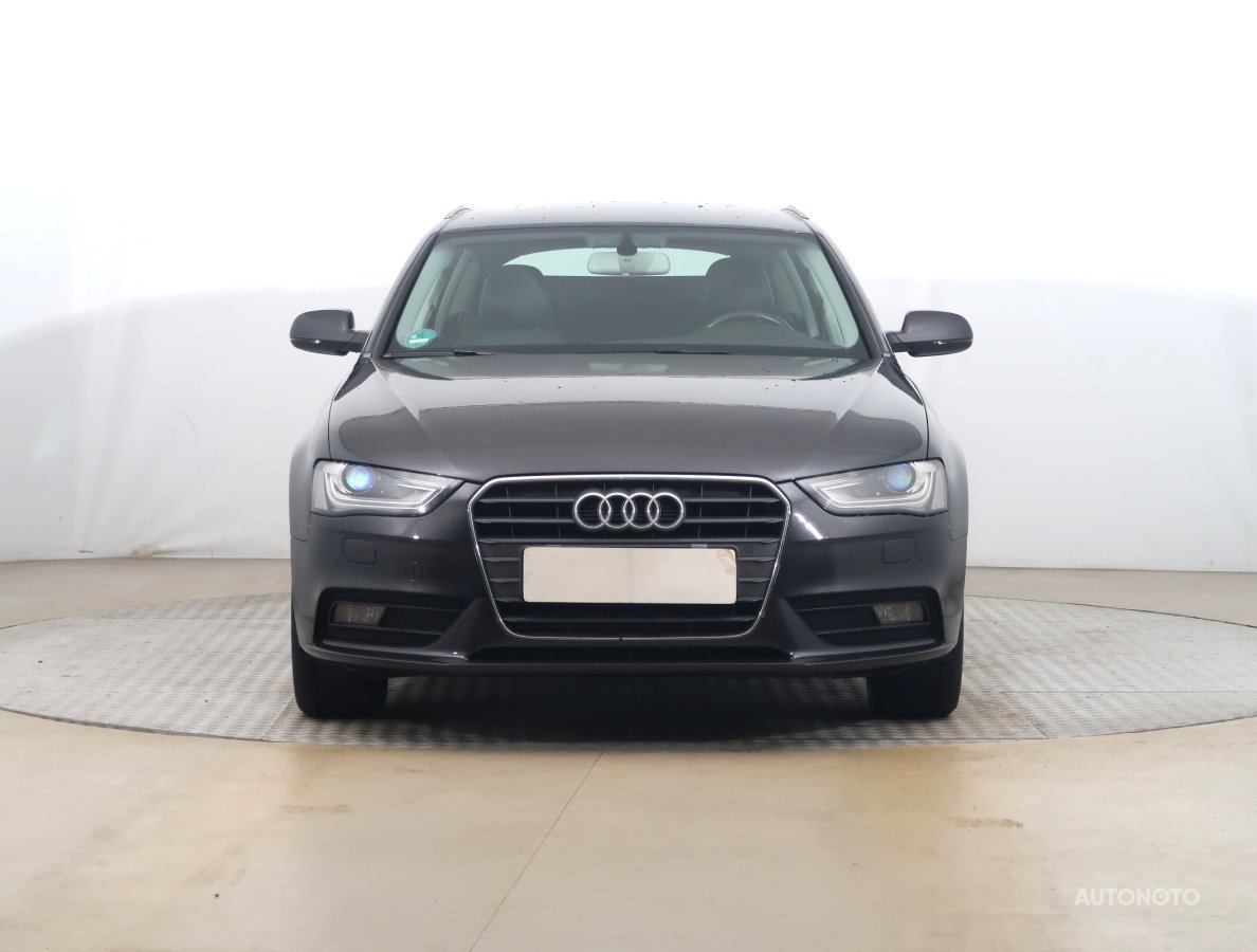 Audi A4, 2012 - pohled č. 2