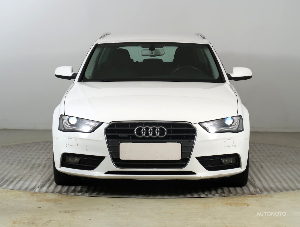 Audi A4, 2013 - pohled č. 2
