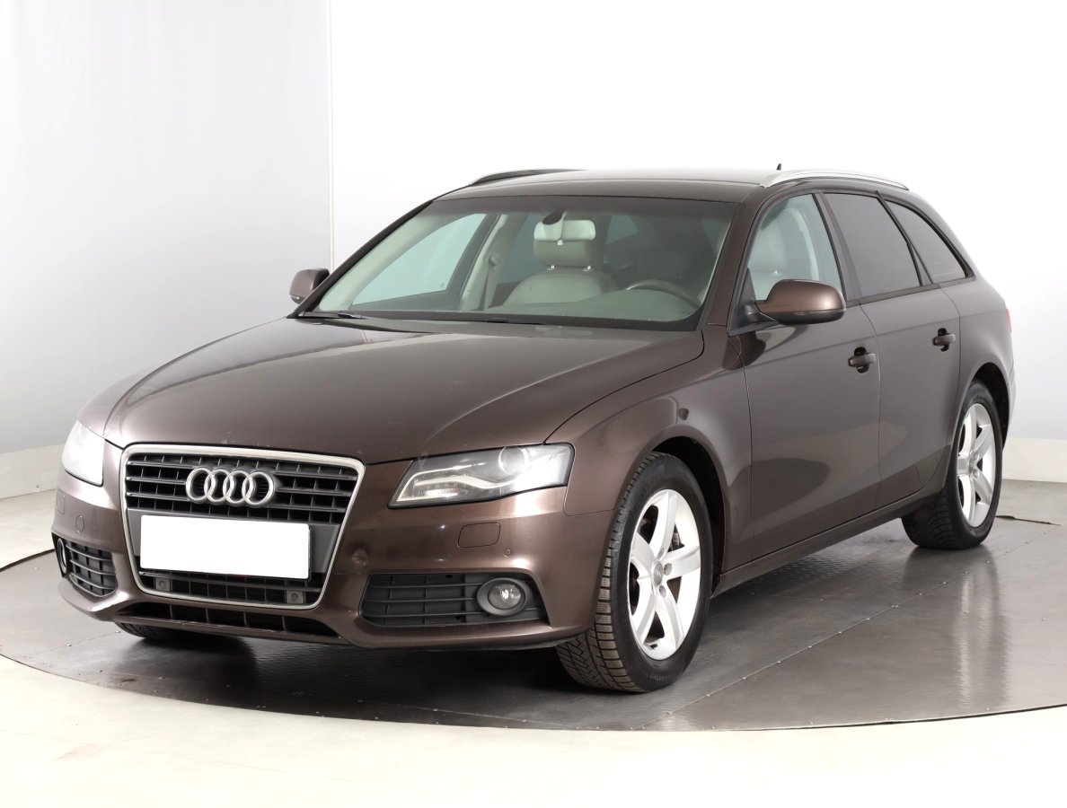 Audi A4, 2011 - pohled č. 3