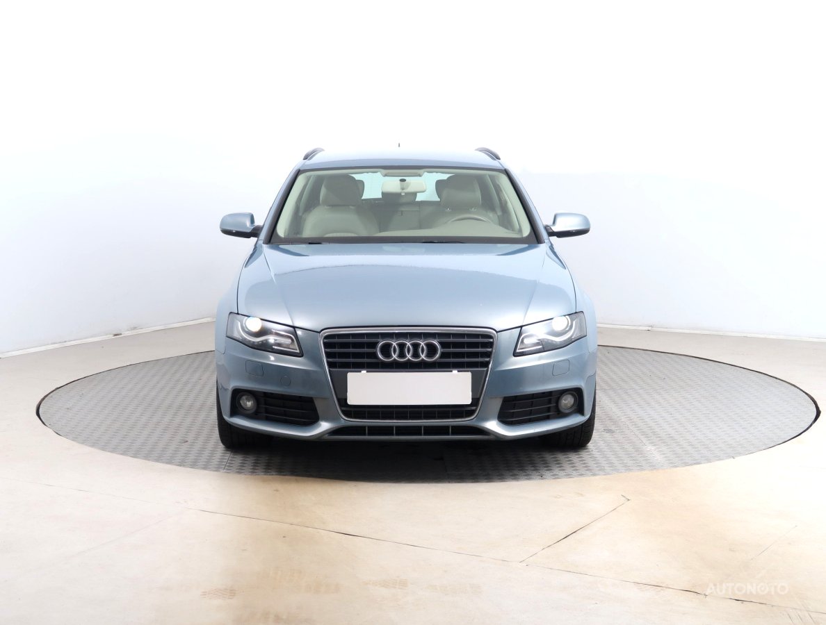 Audi A4, 2011 - pohled č. 2