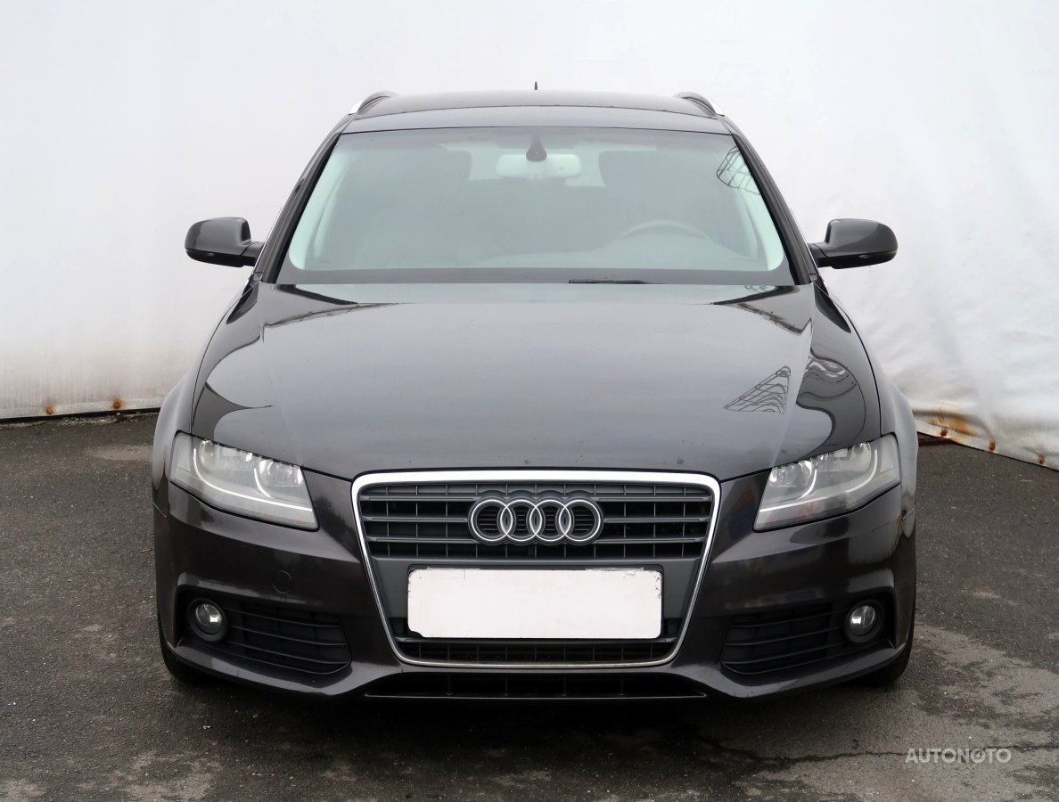 Audi A4, 2010 - pohled č. 2