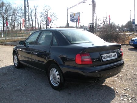 Audi A4, 1998 - pohled č. 4